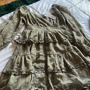 Beautiful dress New white tag brand BTFL-life size S